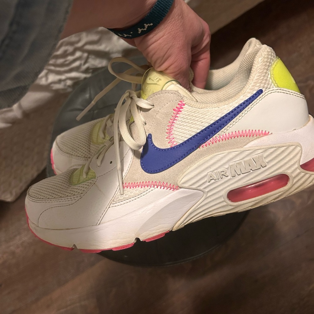 Nike Air Max women’s size 9